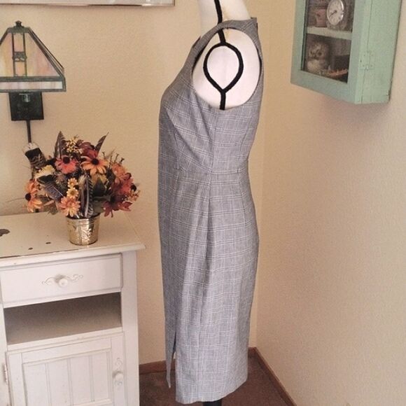 Banana Republic Perfect Work Pencil Dress - Picture 5 of 13